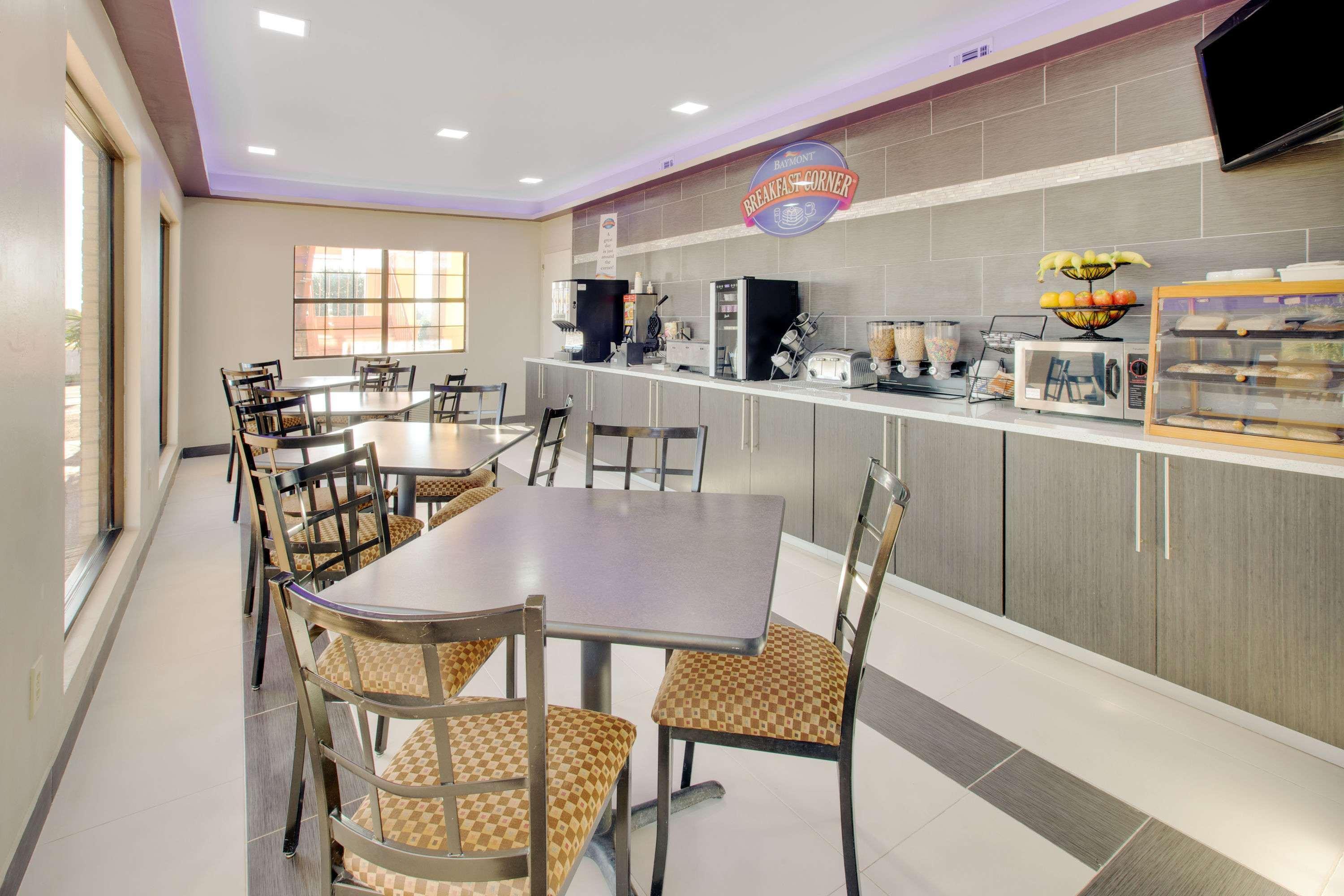 Baymont By Wyndham Terrell Hotel Bagian luar foto