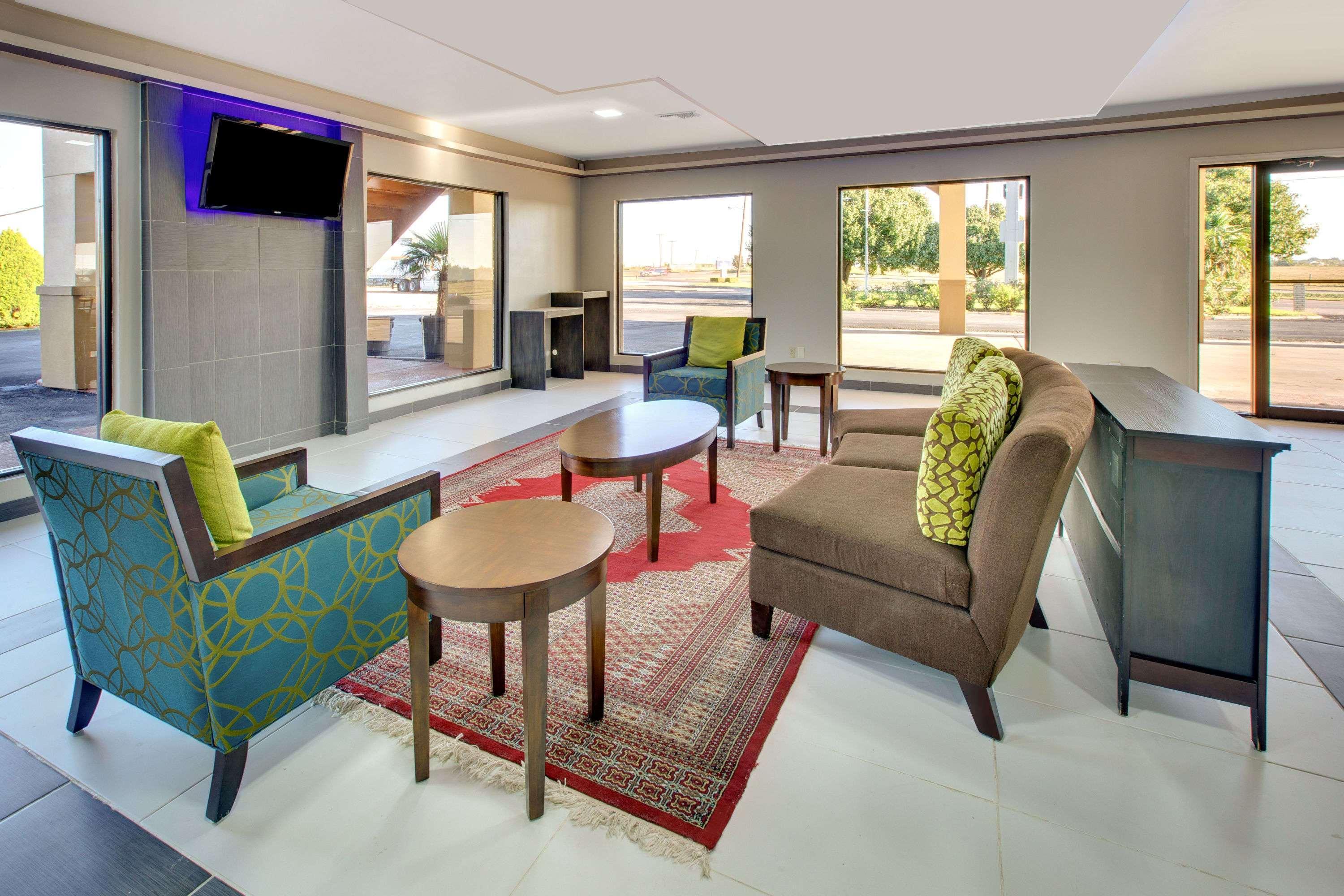 Baymont By Wyndham Terrell Hotel Bagian luar foto